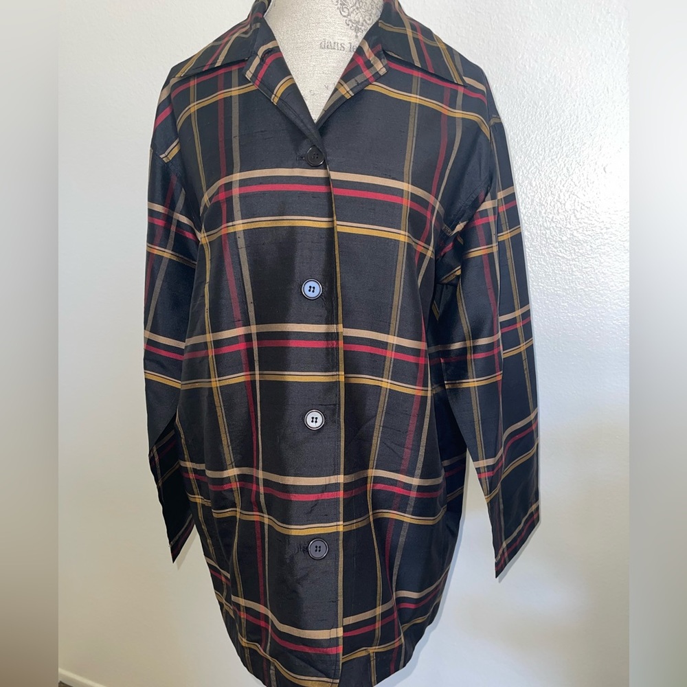 Finity Naturals pure silk light weight long sleeve shirt/blazer.